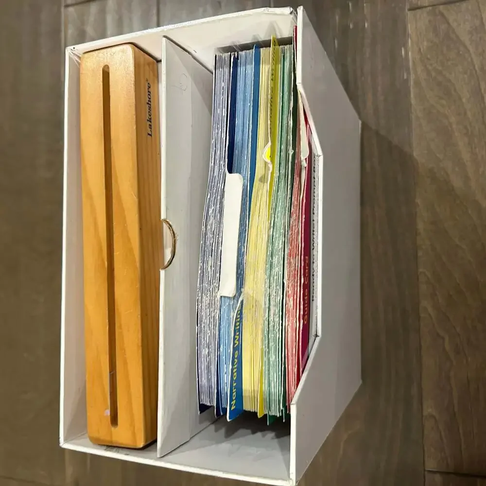 Ready-to-write Prompt Box for Grades K-1, Cards, Checklist &‎ Teacher Guide